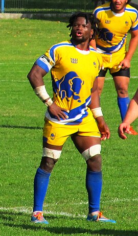 Kuselo Moyake playing for Baie Mare during a SuperLiga match in 2015 Kuselo Moyake.jpg