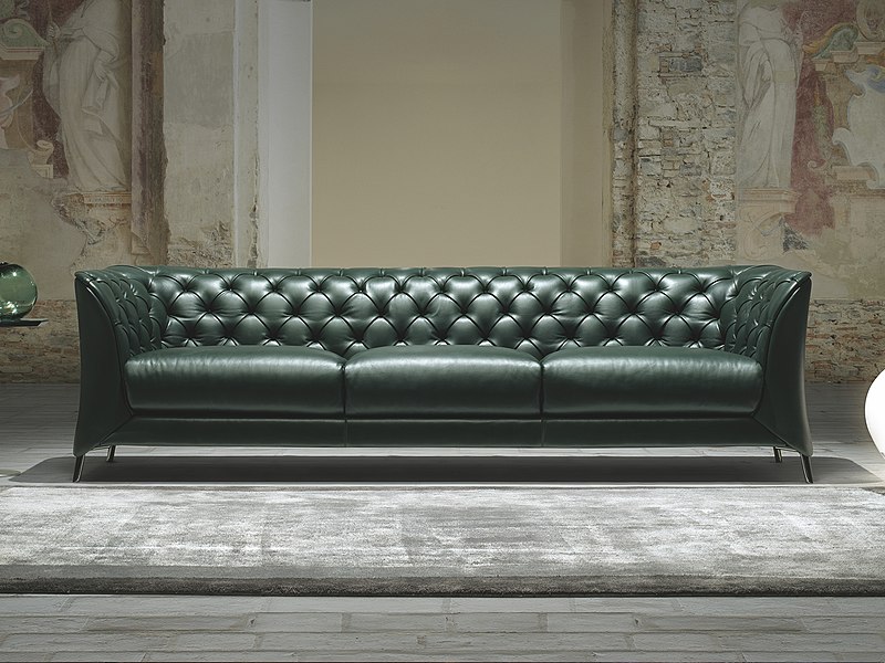 File:LaScala Sofa by Claudio Bellini for Natuzzi Italia.jpg