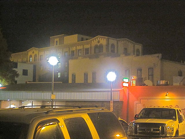 File:Lafayette LA Night Legends Bar.JPG - Wikimedia Commons