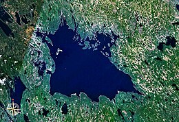 Ežeras iš palydovo