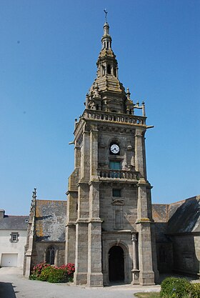 Lampaul-Ploudalmézeau - 29 - Église - 001.jpg