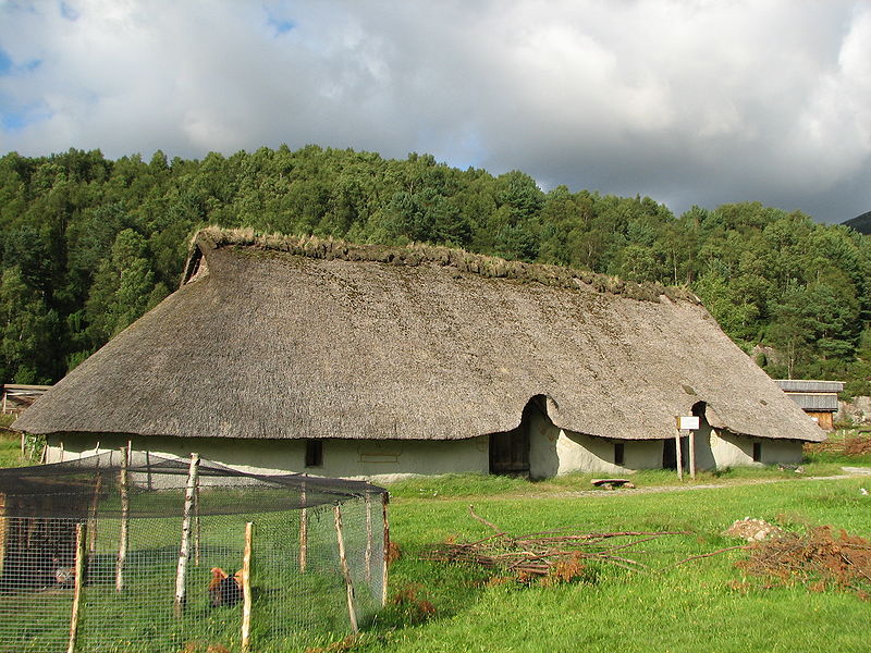 File:Landa - Viking house.JPG