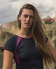 Laura Bingham (cortada) .jpg