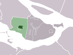 The town centre (darkgreen) and the statistical district (lightgreen) of Oude-Tonge in the former municipality of Oostflakkee.