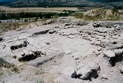 שרידי שער הכניסה הדרומי לעיר, מתקופת הברונזה