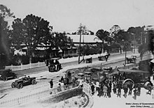 Mephisto being dragged into the Queensland Museum by two steamrollers in 1919