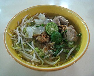 Mie kocok Indonesia traditional noodle