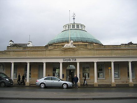 The Rotunda building when it housed a branch of Lloyds Bank