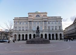 Monument of Copernic in Warsaw and the Staszic Palace (8020373461).jpg