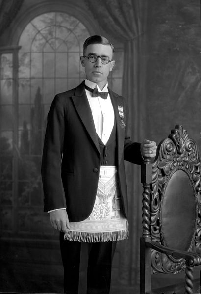 File:Mr. MacDonald in Masonic vestments (19988093950).jpg