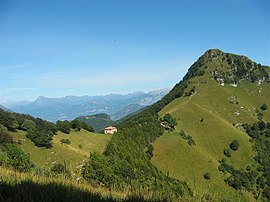 Mte Bisbino sasso Gordona - Panoramio.jpg