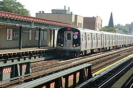 N 30th Avenue train entre Station.jpg