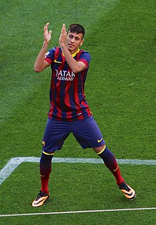 En 2013, Neymar rejoint l'Europe et le FC Barcelone.