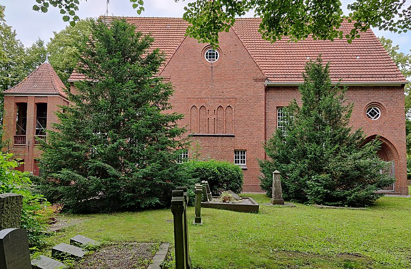 File:Oldersum, Kirche (02).jpg