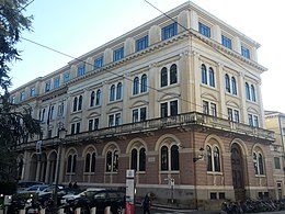 Palais Santo Stefano, Padoue. Façade sur la piazza Antenore.jpg