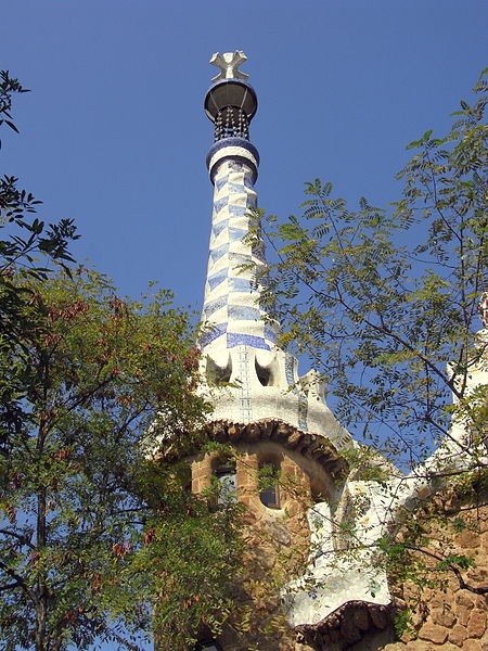 File:Parc Güell (Barcelona) - 51.jpg