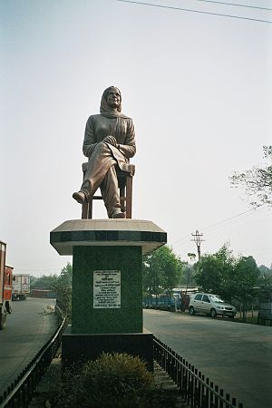 Parijat-statue.jpg