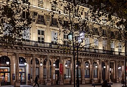 Paris by Night (51689095116).jpg