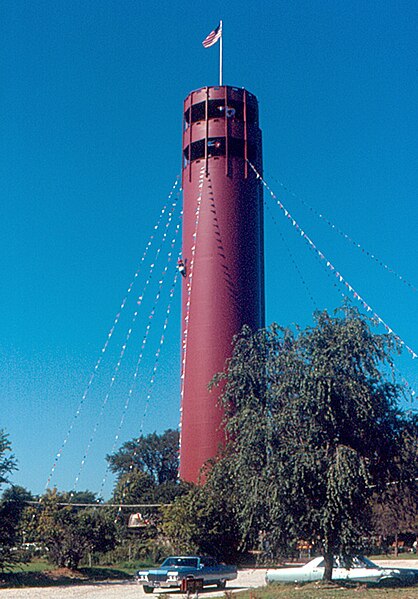 File:Peoria Heights - Water Tower 1970.jpg