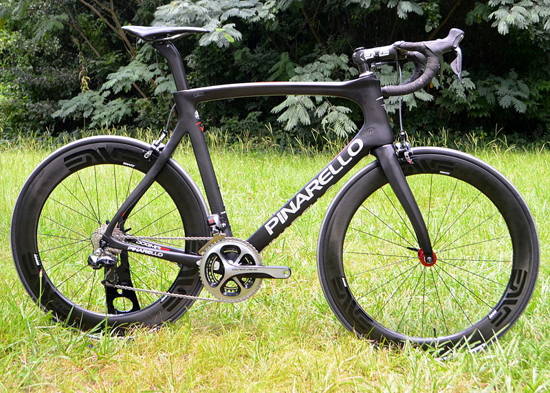 File:Pinarello Dogma F8 with Shimano Dura Ace Di2 and Enve 6.7 Wheelset (14667510890).jpg