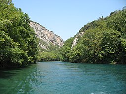 Pineios River (Thessaly) through the Vale of Tempe.JPG