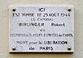 Plaque en hommage au caporal Robert Birlinger au 92, avenue des Champs-Élysées.