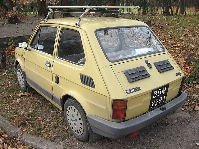 FilePolski Fiat 126p 650E on Reymonta street in Kraków (2