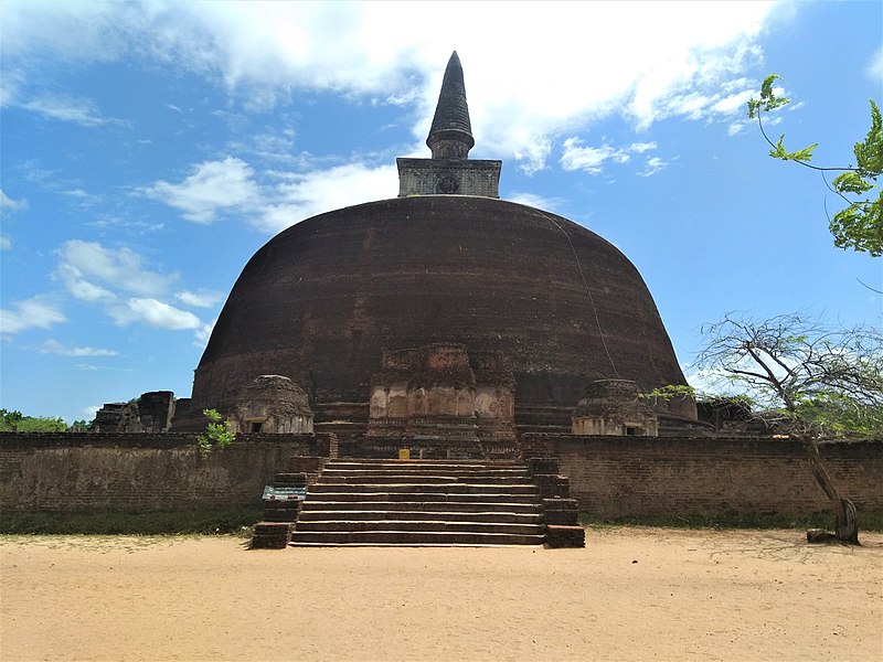 File:Rankoth Vehera, Ancient City of Polonnaruwa, Sri Lanka (5).jpg