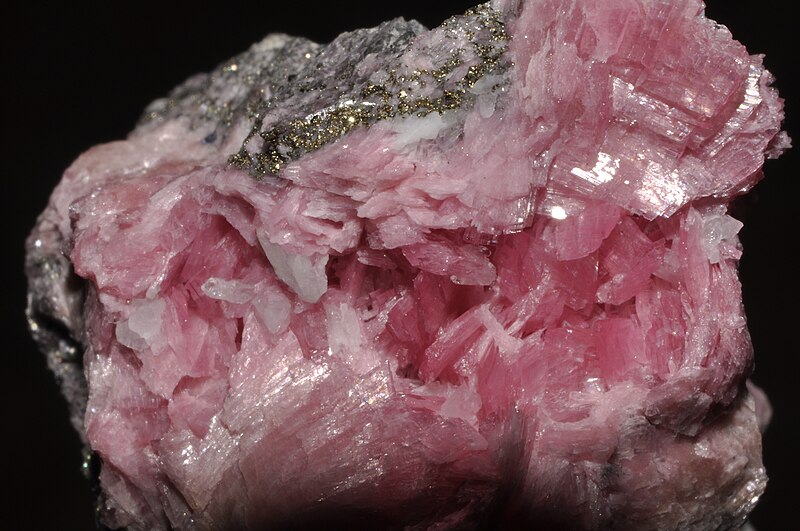 File:Rhodonite, quartz, pyrite.jpg