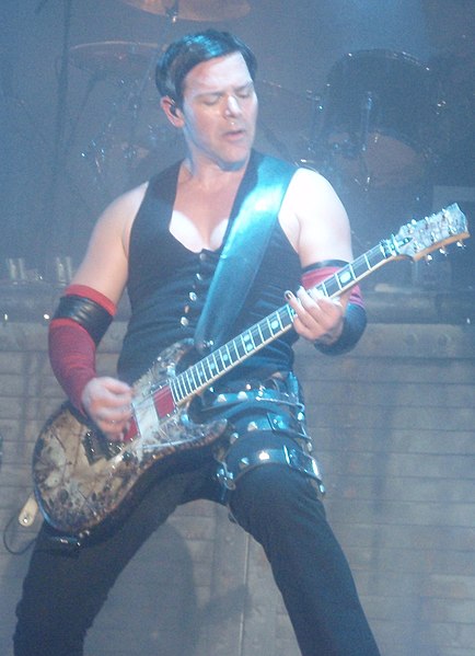 Kruspe with Rammstein in 2011