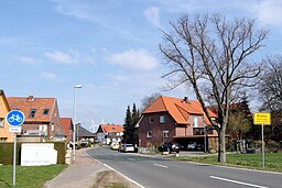 südliche Ortseinfahrt von Riehe, Gemeinde Suthfeld im Landkreis Schaumburg.