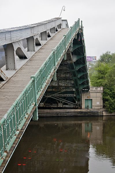 File:Ruby Street Bridge opening - Joliet, Illinois.jpg