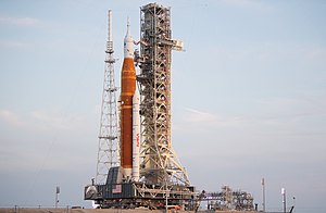 Artemis 1 rolling up the ramp of LC-39B