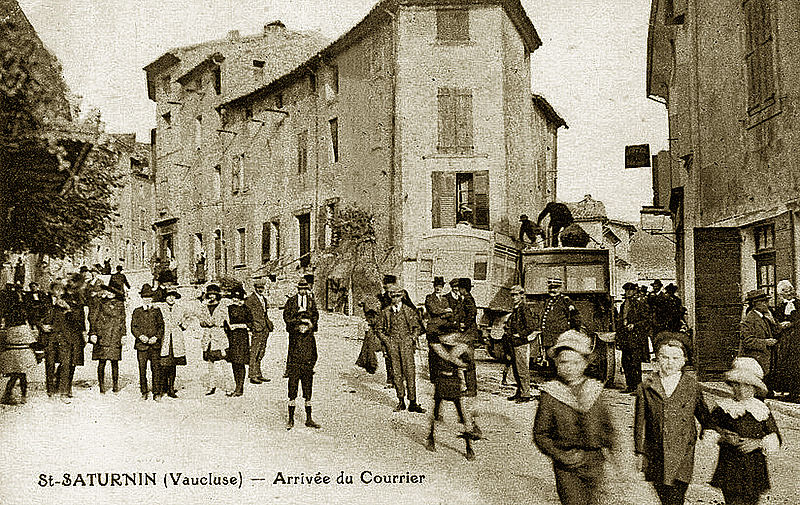 File:Saint-Saturnin-d'Apt arrivée du courrier.jpg