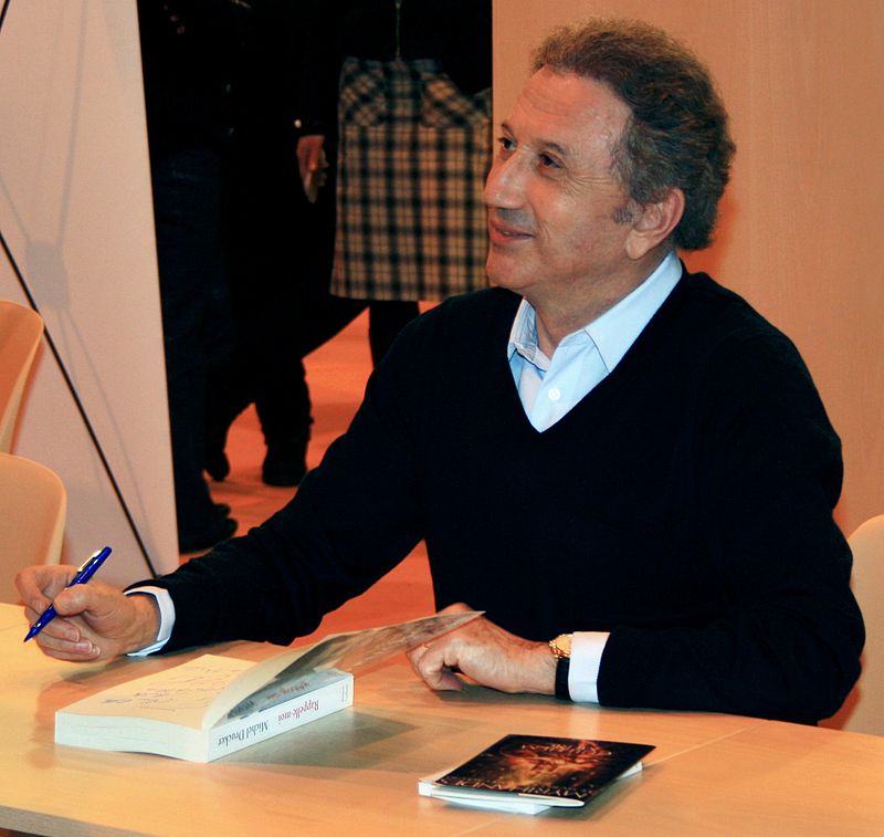 Michel Drucker au Salon du Livre à Paris, France | Photo : Wikimedia.