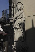 Estatua de Eduard Alentorn en La Boqueria, onde a lenda sitúa a súa crucifixión.