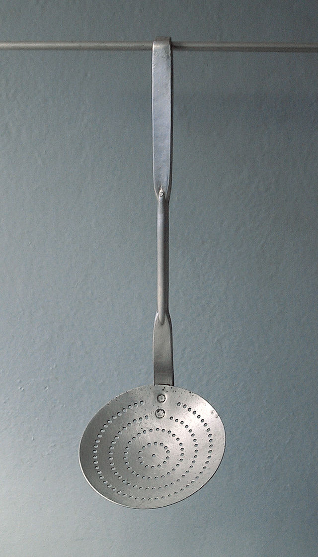 Slotted spoon - Wikipedia