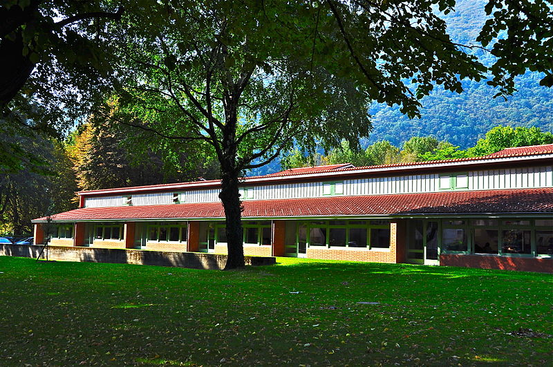 File:Scuola Media, Bellinzona I (F).jpg