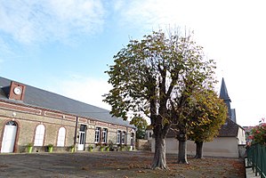 Serazereux mairie église Saint-Denis Eure-et-Loir France.jpg