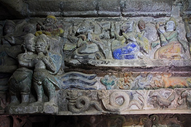 File:Shite Thaung-Mrauk U-38-Umgang-Skulpturen-gje.jpg