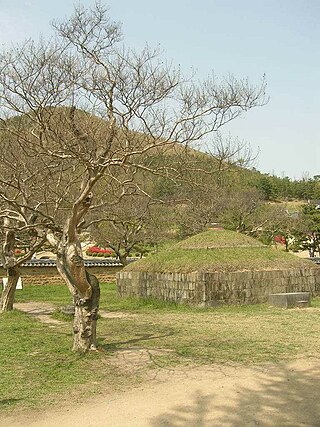 <span class="mw-page-title-main">Sin Sung-gyŏm</span> Korean general (fl. 10th century)