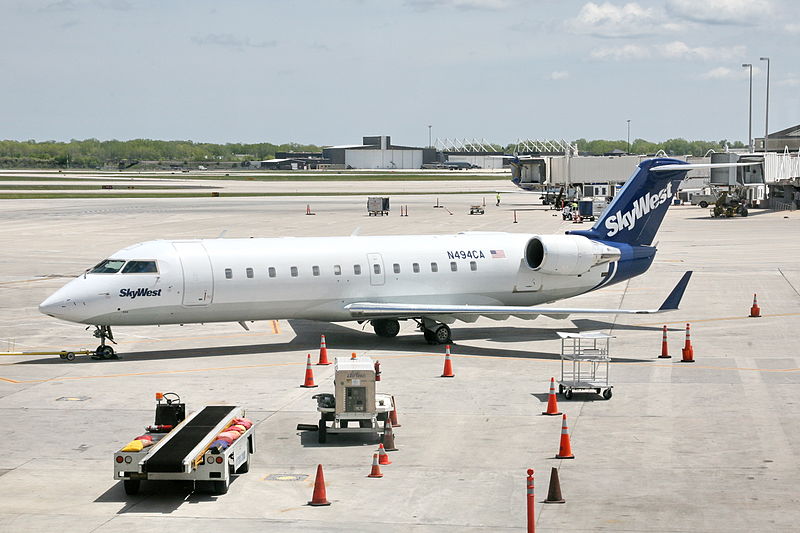 File:SkyWest Airlines (4609382262).jpg