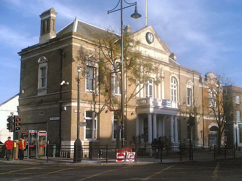 File:Southall-old-town-hall-and-fire-station.jpg