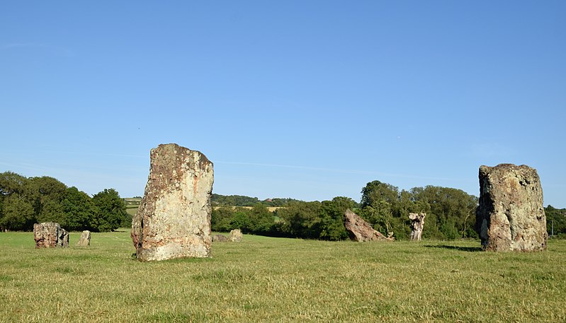 File:Stanton Drew stone circle, Somerset.jpg