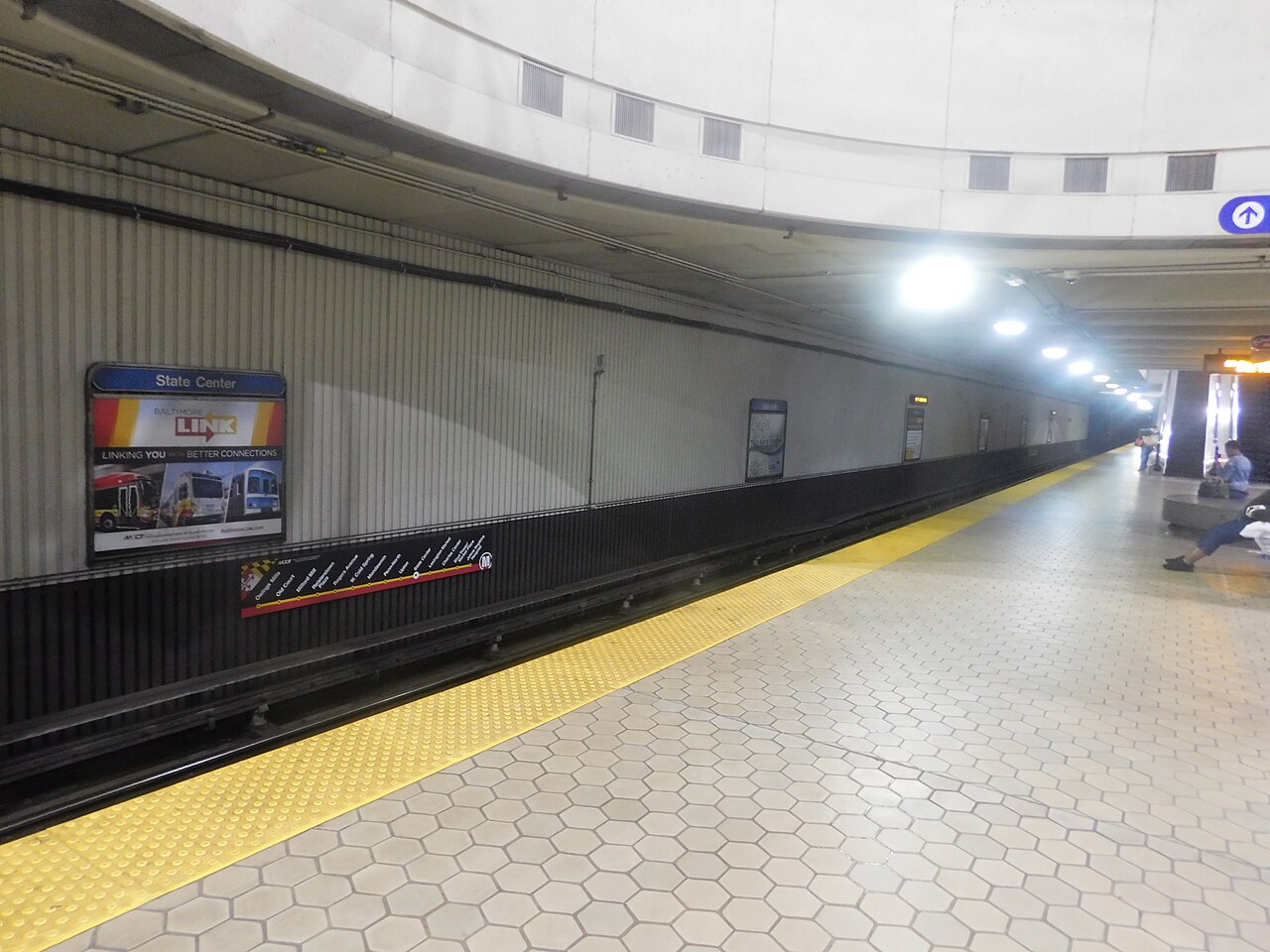 File:State Center - Cultural Center Station Platform, Baltimore Metro   - Wikimedia Commons
