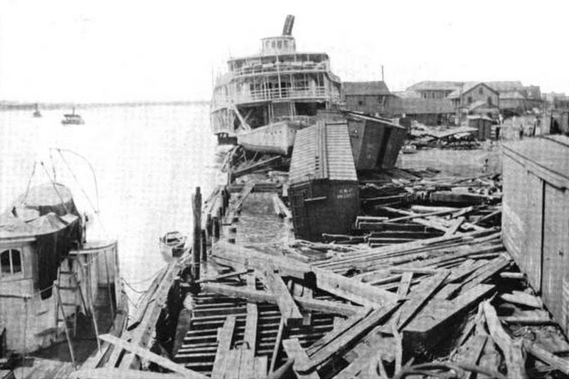 File:Steamship washed ashore at Mobile by July 1916 hurricane.png