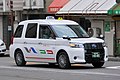 独自色の例：長崎市のタクシー事業協同組合「シティキャブ長崎」カラー（丸寿タクシー）