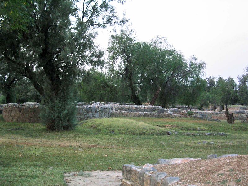 File:Taxila garden.JPG