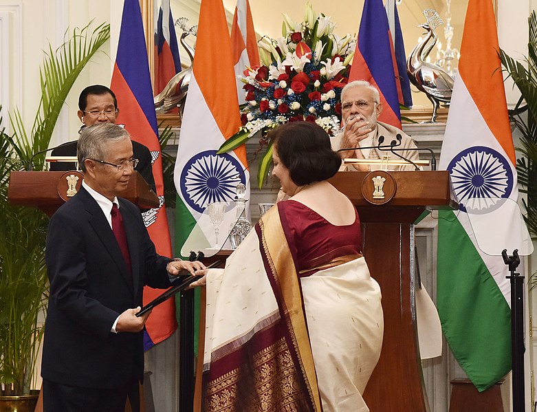 File:The Prime Minister, Shri Narendra Modi and the Prime Minister of the Kingdom of Cambodia, Mr. Samdech Akka Moha Sena Padei Techo Hun Sen witnessing the exchange of agreements, at Hyderabad House, in New Delhi (3).jpg