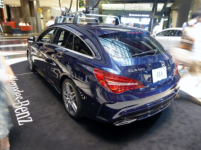 ファイル:The rearview of Mercedes-Benz CLA 180 Shooting Brake